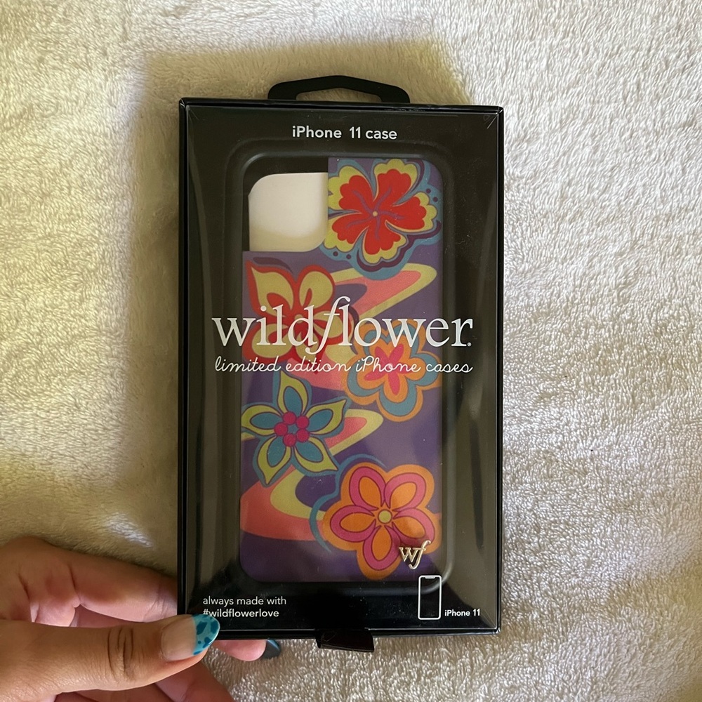 iPhone 11 wildflower case 🌸🌺🌼